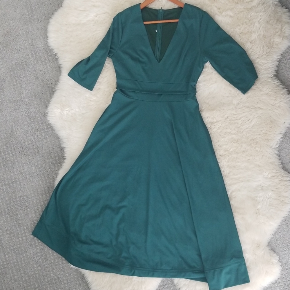 Like new fit and flare dress! Emerald green